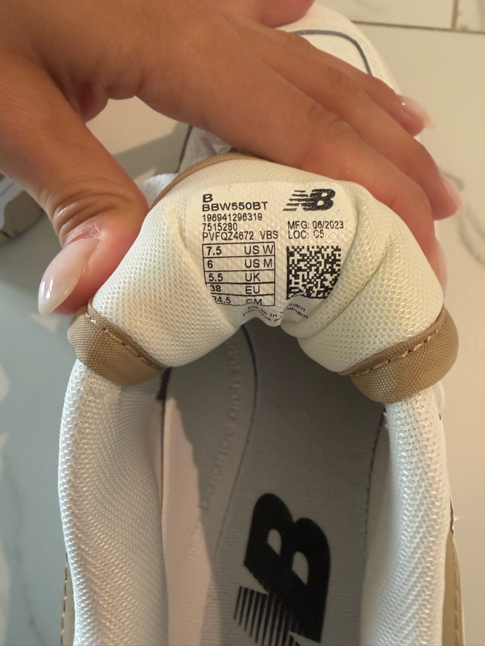 New Balance 550 Womens Sneakers View 6